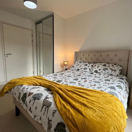 Modern 2Br 2Ba Apt Wparking Sleeps 6 Comfortably Лондон Екстериор снимка