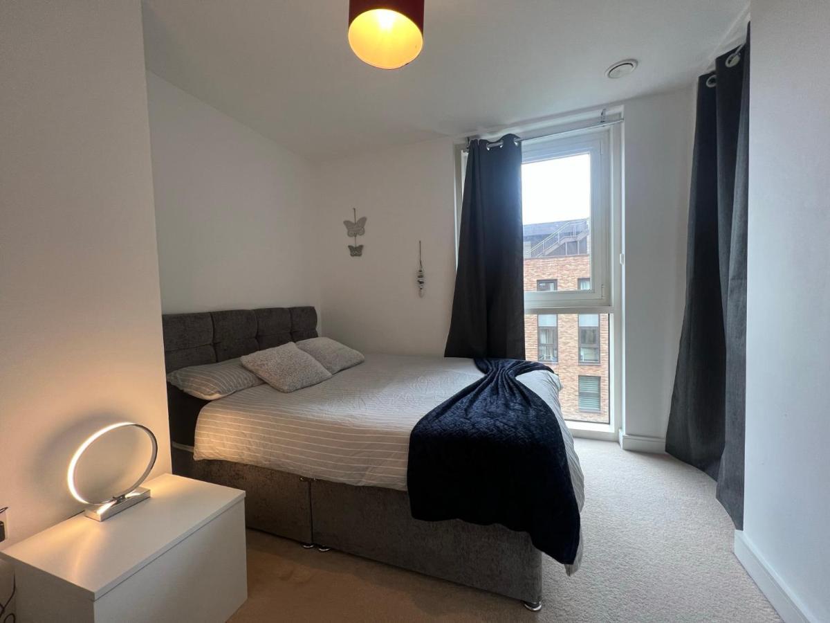 Modern 2Br 2Ba Apt Wparking Sleeps 6 Comfortably Лондон Екстериор снимка