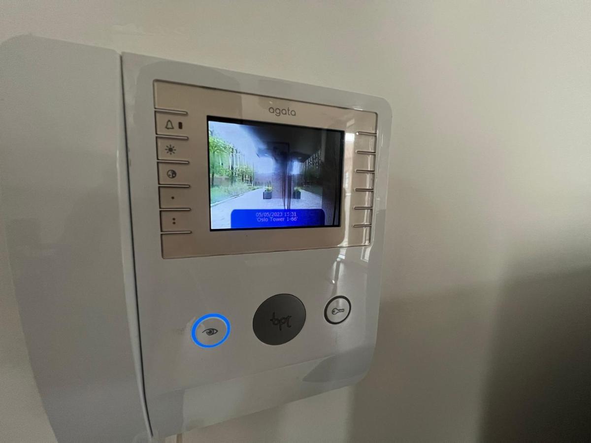 Modern 2Br 2Ba Apt Wparking Sleeps 6 Comfortably Лондон Екстериор снимка