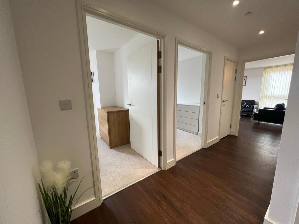 Modern 2Br 2Ba Apt Wparking Sleeps 6 Comfortably Лондон Екстериор снимка